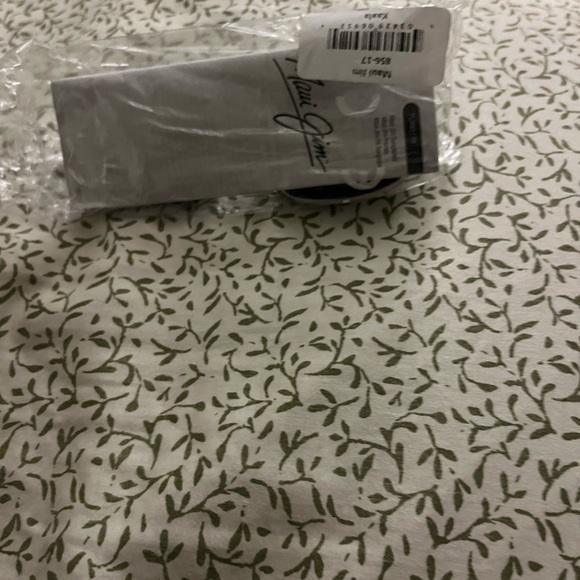 Maui Jim unisex polarized sunglassess, Kaala - Picture 6 of 6